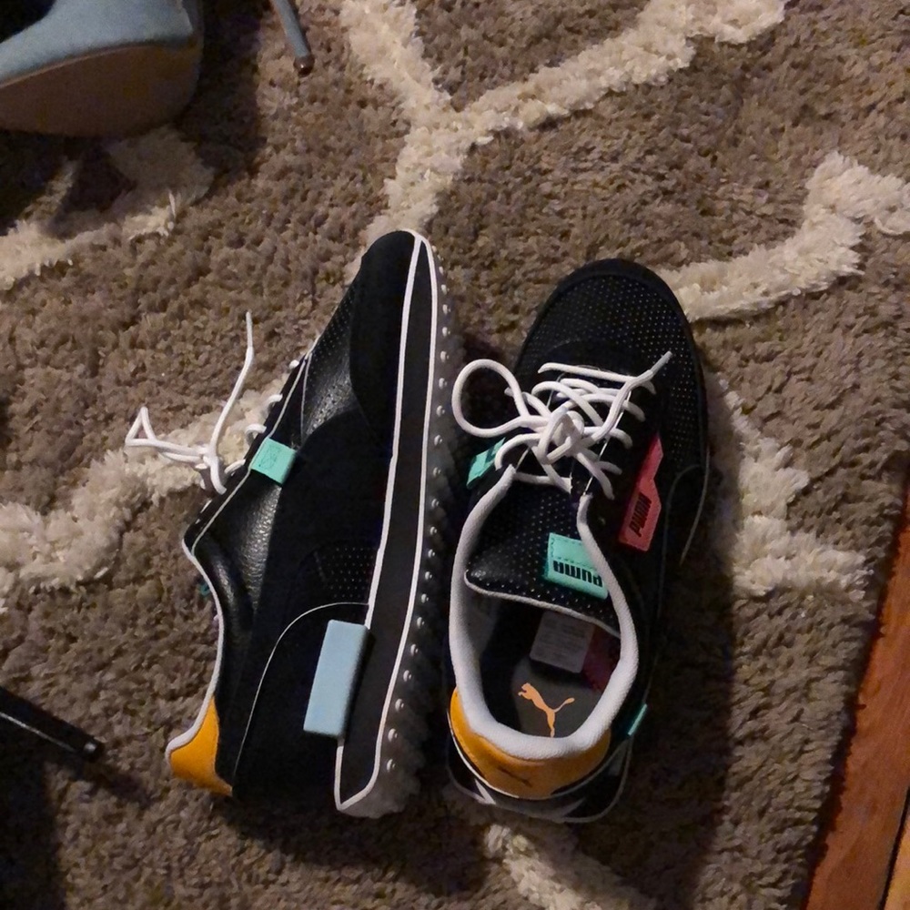 Sneakers